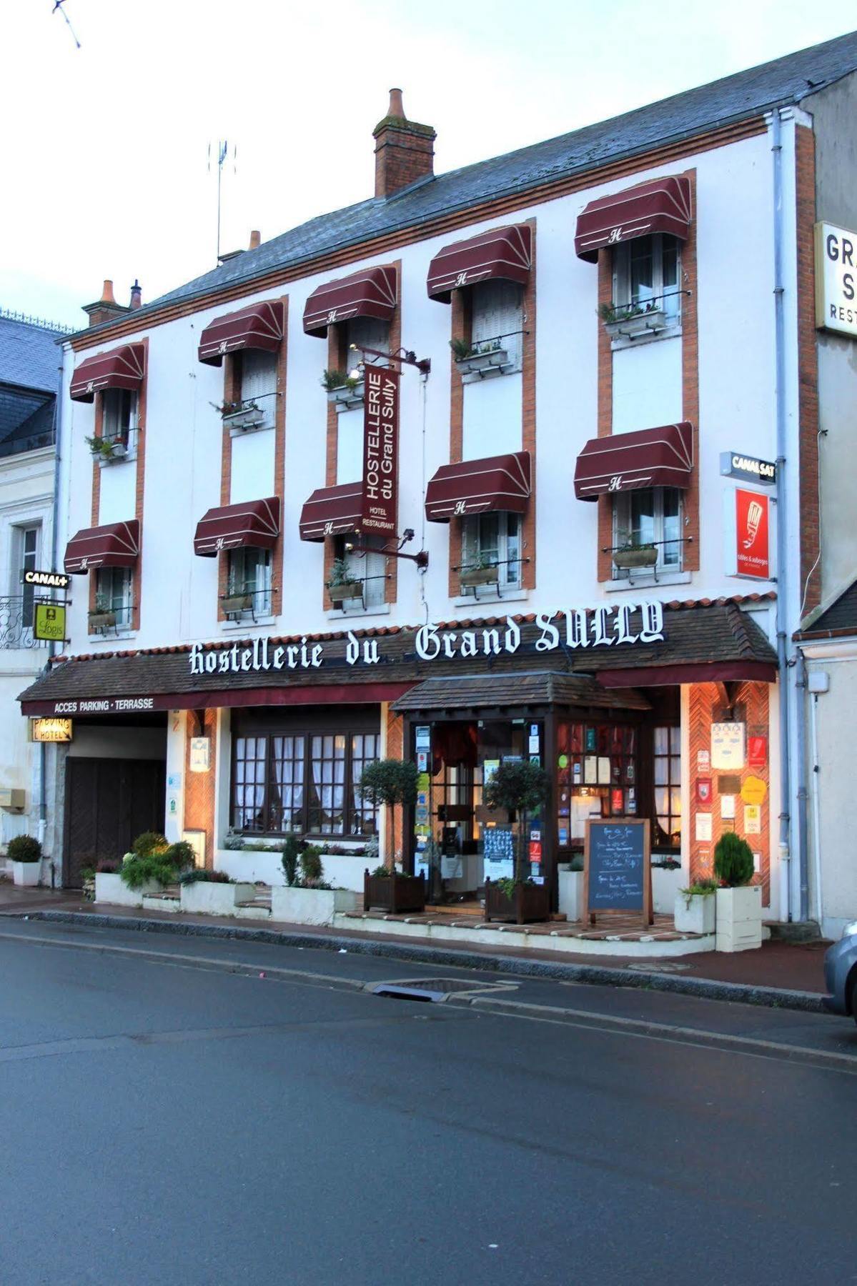 Hostellerie Du Grand Sully Exterior foto